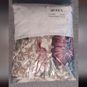 Firm Final price!*Floral Queen Bed Ruffle Set